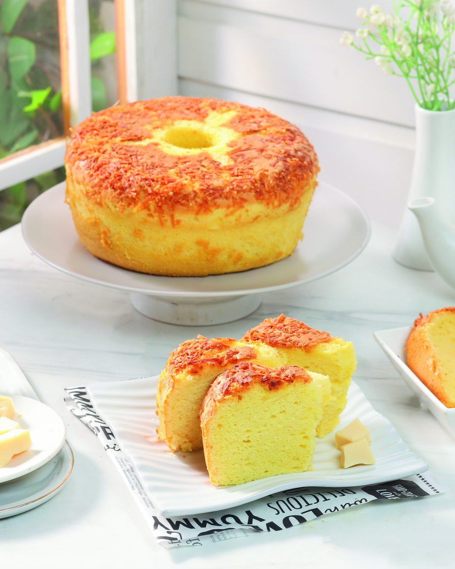 Chiffon cake pandan lembut khas Bogor