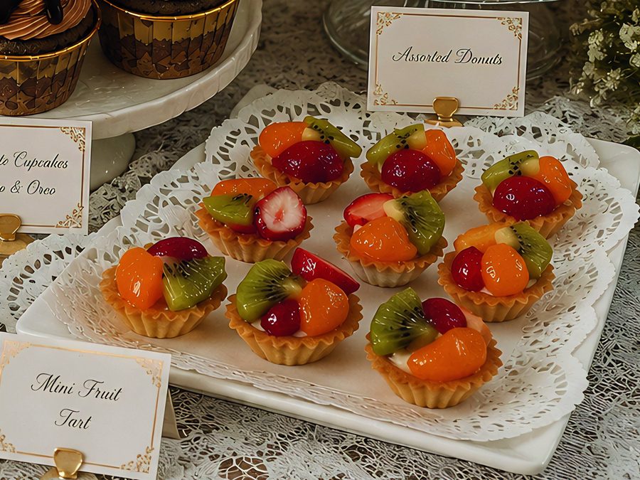 Aneka kue basah dan mini fruit tart